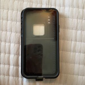 Life proof iPhone Xs case